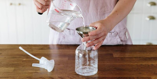 Hướng dẫn diệt ruồi giấm trong bếp bằng phương pháp tự nhiên